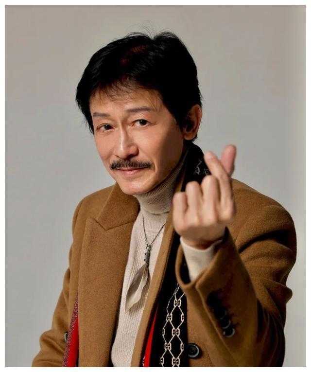 71岁陈勋奇直播带货仅有400人观看网友惋惜没必要干这个