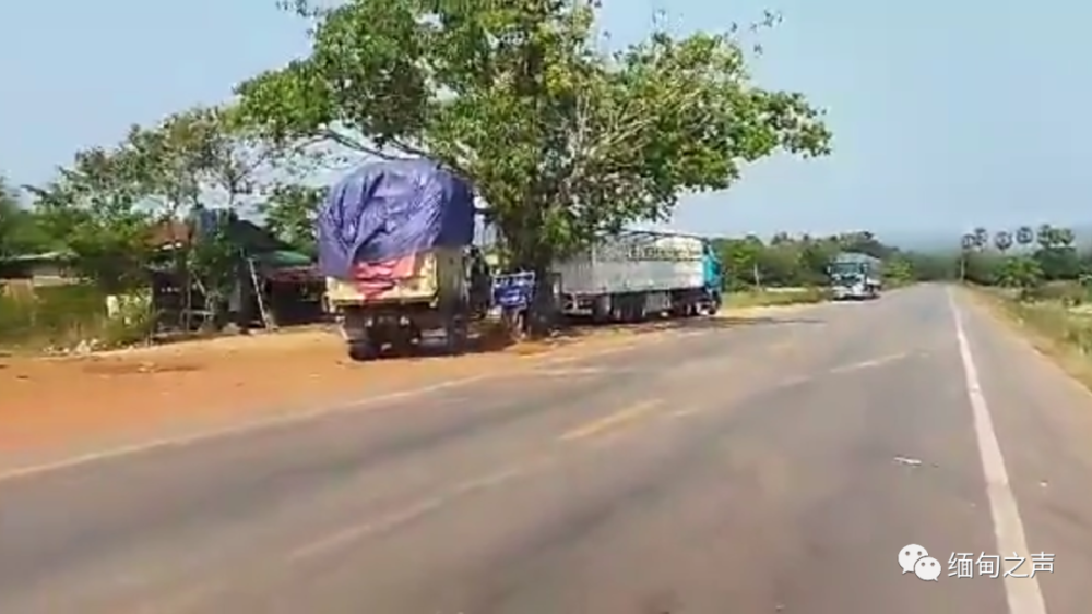 缅甸一高速公路上爆发战事，造成司机死亡，多辆车被烧毁国产经典合集八magnet