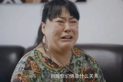 与90后老公逛平价店,撩发跳舞引路人疑惑|李菁菁|刘振