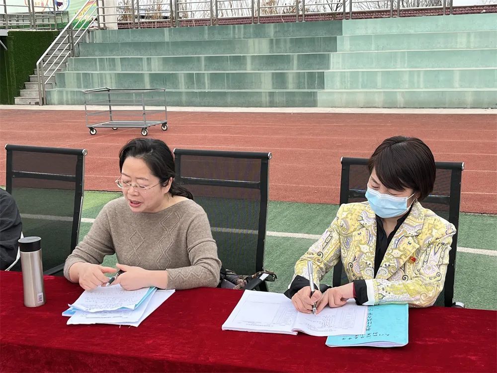 以赛促研扬体育课堂魅力展华小教师风采华泰小学春季学期体育组教学