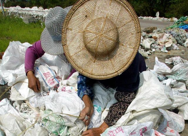 真实故事纪实长沙化粪池抛尸案凶残赌徒残害独居老太