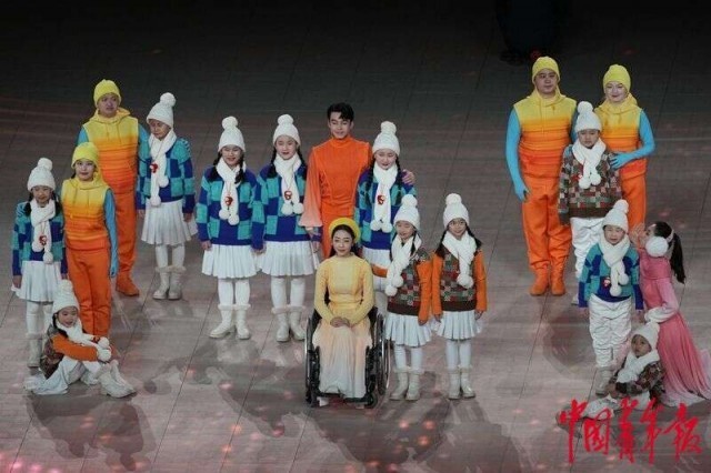 北京冬残奥会闭幕式：“爱的感召”鼓舞人心六年级上册英语语法