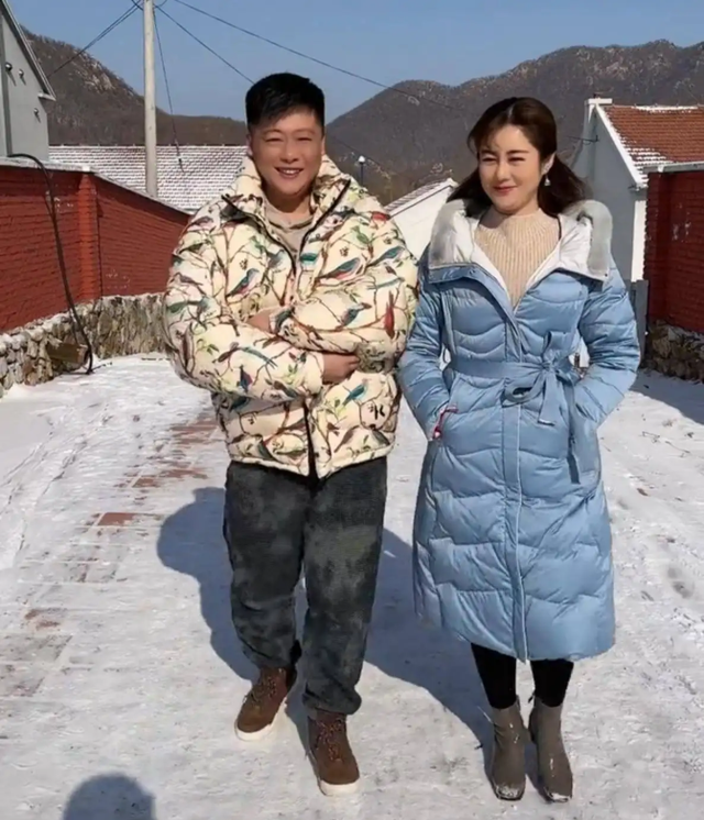 王小蒙谢永强戏外合体16年荧幕夫妻没白做吃饭都是左撇子