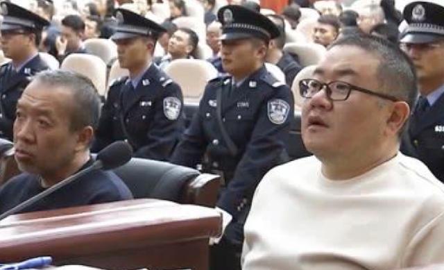 孙小果死刑前泪奔,老母亲含泪忏悔:溺爱,是最残忍的"谋杀"
