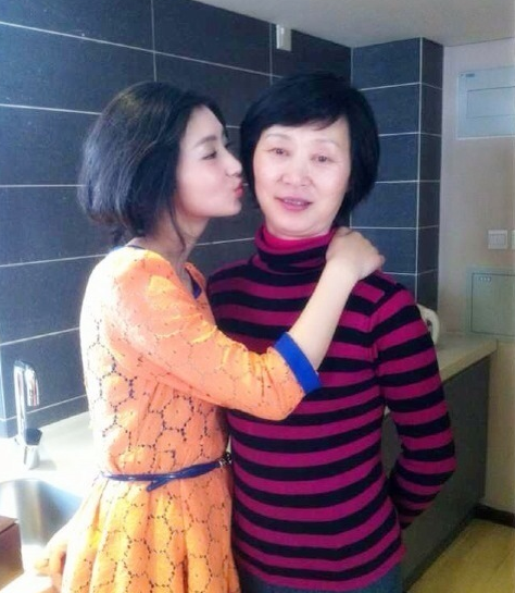 沈眉庄斓曦当红时嫁音乐人程翔生一子结婚十年越活越美丽