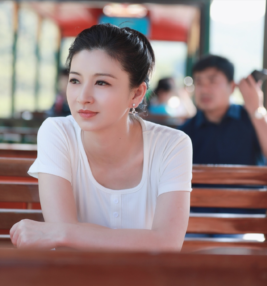 沈眉庄斓曦当红时嫁音乐人程翔生一子结婚十年越活越美丽