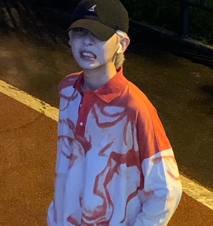 李小八不高兴的小八帅哥壁纸