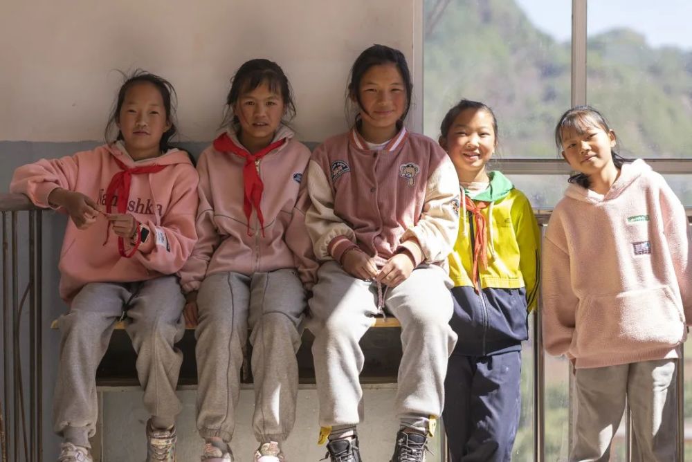 图|捷豹路虎希望小学孩子们的笑脸笔者还了解到,对这些偏远山区的学校