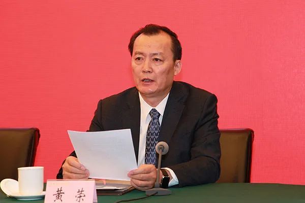 这个62岁的全国政协领导系广西广西容县人