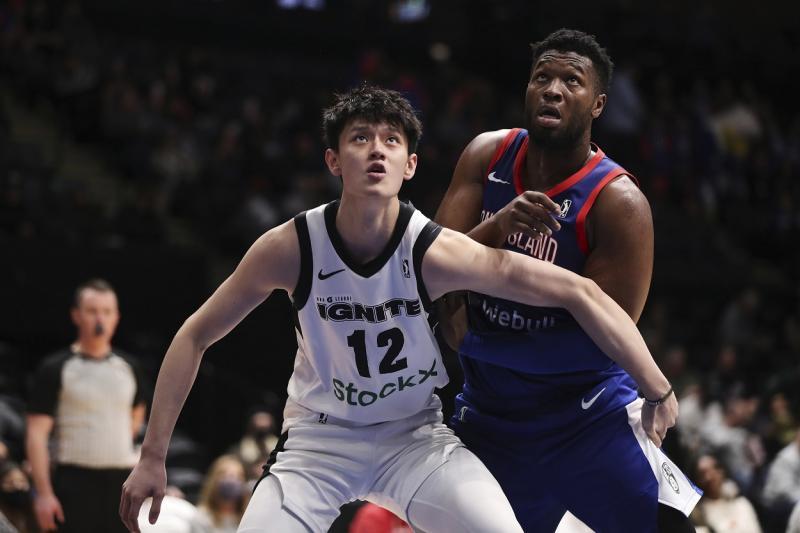 The next Yao Ming? Top Chinese prospect Fanbo Zeng back to training with  NBA G League Ignite team