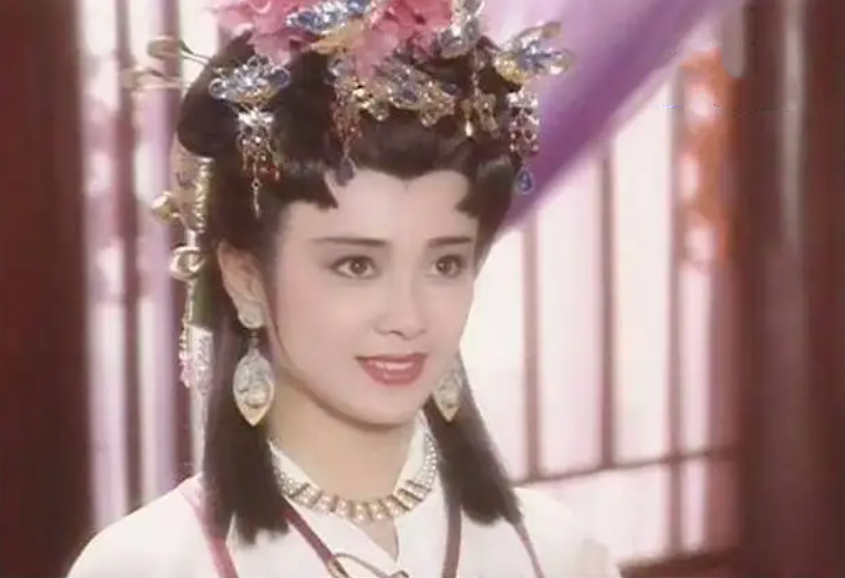 女主角风格各异,也是根据历史资料改编的,原型都是取自于李世民的四妃