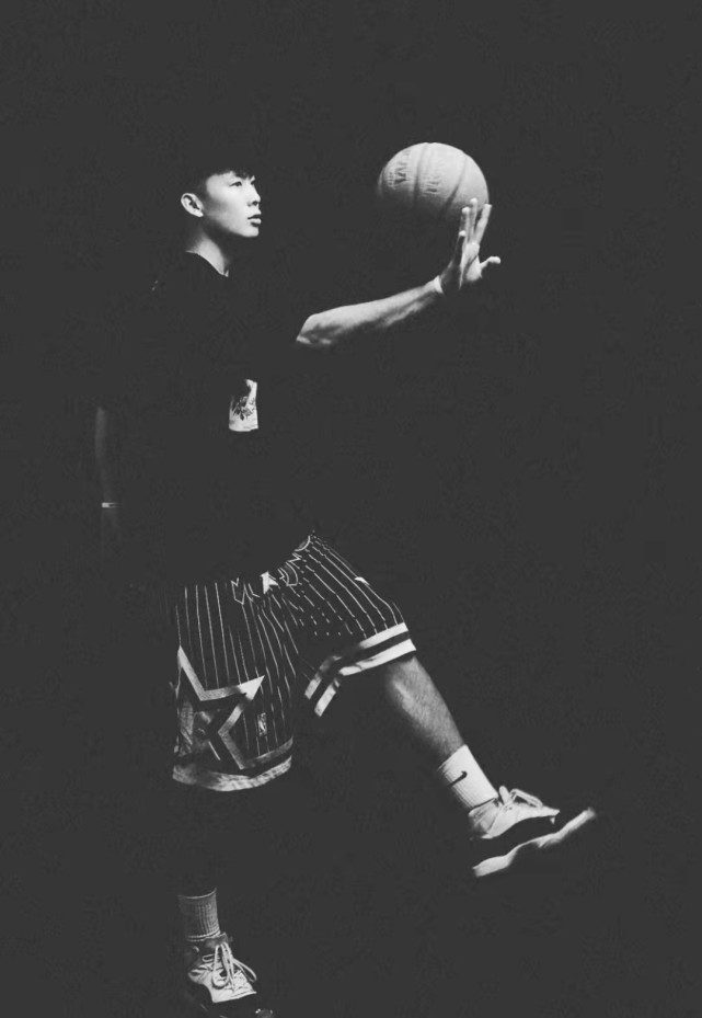 他是路人王24冠王,球风像极了克劳福德,国内首位"蜘蛛侠"|孟亚东