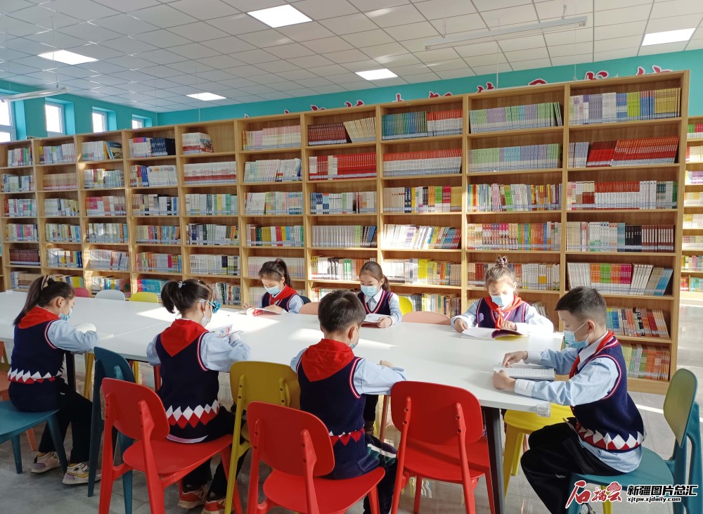 新疆昌吉州首批中小学智慧图书馆启用