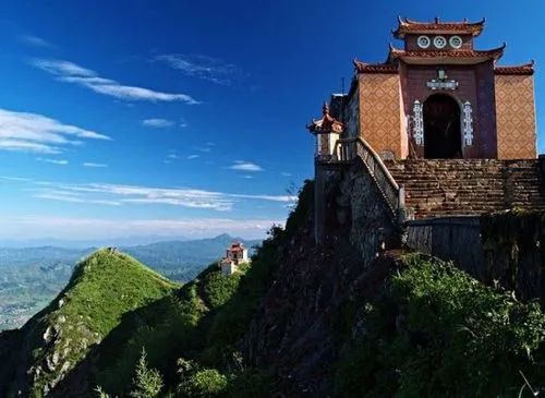 大華山雲峰寺始建於唐代,相傳唐永徽四年(公元653年),古新羅國(今韓國