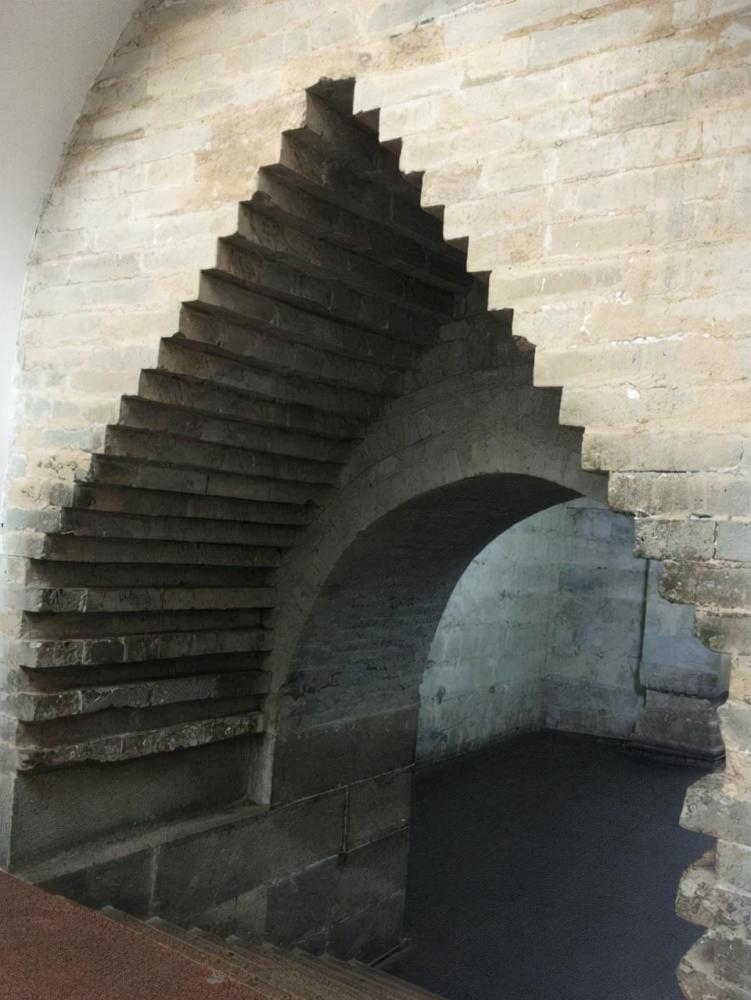 古代墓室中的金刚墙清东陵在修建的时候,一般都会在地宫入口的地方