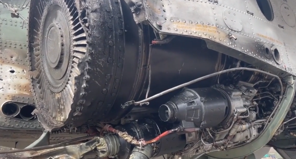 俄国防部公布视频：苏-25被乌导弹击中后，飞行员成功驾机降落高中语文基础强化训练答案