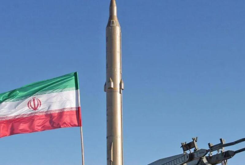 伊朗趁乱发起报复，12枚导弹命中美领事馆附近，一箭三雕目的达成小猪佩奇全集(英文版)