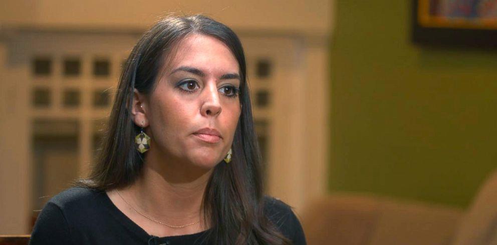 离异母亲被刺51刀女儿疑点重重fbi称破案只需3小时