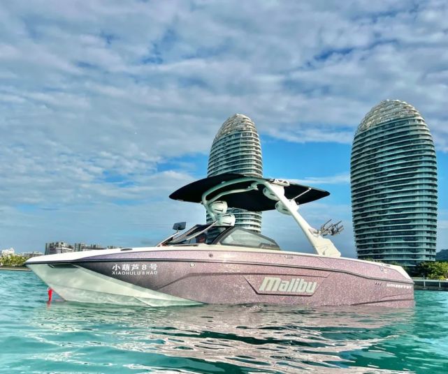 游艇资讯:malibu 23lsv满配版尾波造浪艇