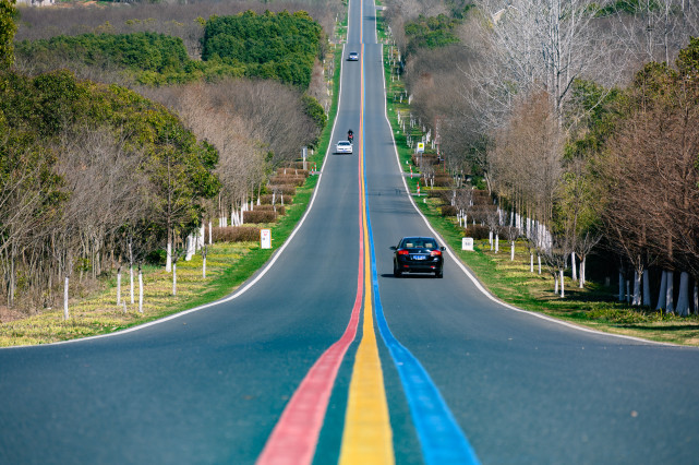全国都在效仿的"彩虹公路",出自常州溧阳,适合春游打卡