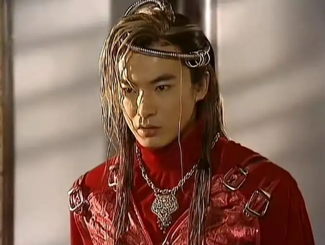 甚至比逍遥侯还厉害,就这样还是败给了萧十一郎,而在大战前,连城璧