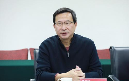 饶毅弃美归国出任北大院长直言为自己是美国公民身份而羞愧