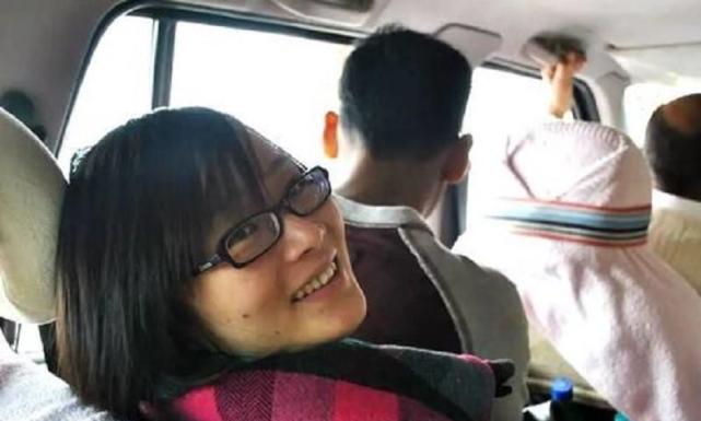 郑墨沫:嫁给印度当小老婆,跪舔印度抹黑中国,疫情回国被拒