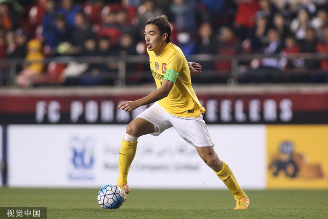 冯潇霆和巩汉林事件回顾相信很多人关注喜剧大家巩汉林对于中国足球的