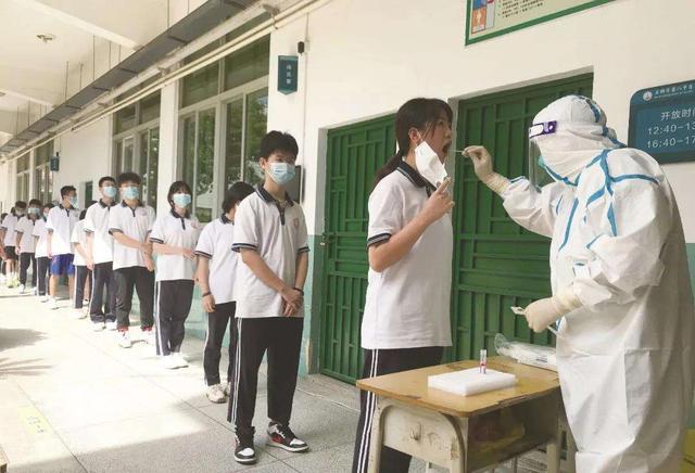 北京2名学生确诊，家长越发感到担心：学校不是停课了吗？娱乐新闻稿件