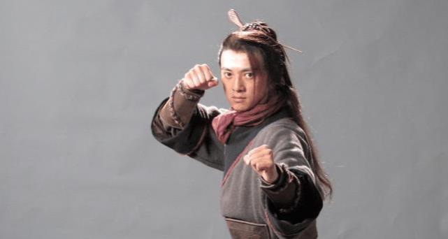"白面郎君"郑天寿原本是清风山的三寨主,上山之后排名七十四,这个排名