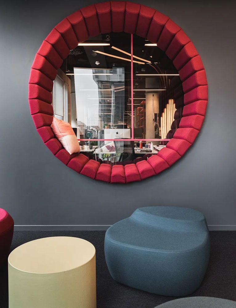 这里的创意是以维纳·潘顿(verner panton)和艾洛·阿尼奥(erno arnio