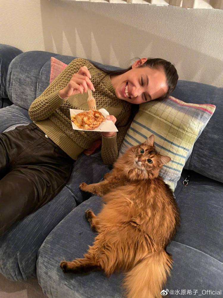 水原希子承认恋情 已与设计师男友同居 31岁还未有结婚打算 腾讯新闻