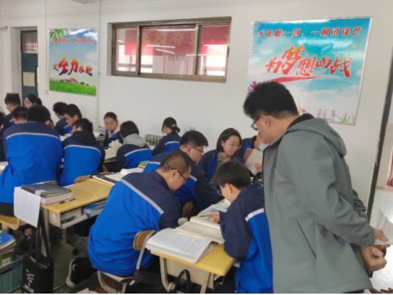 【识校】枣庄三中市中校区开展高三强基班教学诊断指导活动