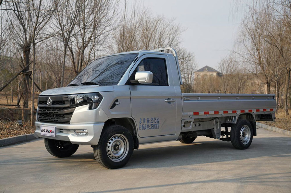 长安星卡plus上市499万起纵享宽体大微卡