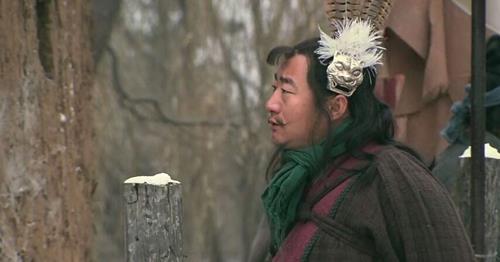 是好女色,必然受到鄙视,比如宋江在清风山目睹王矮虎抢了刘知寨夫人后