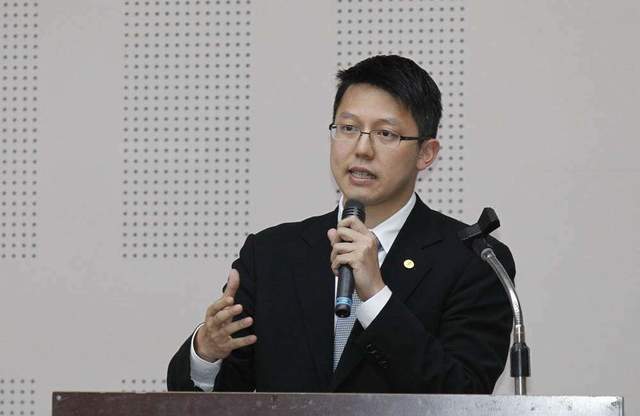 (蔡衍明长子蔡绍中)我曾因工作关系在多个场合见到蔡公子.