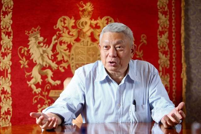 连载台湾富豪带儿子识女人自己有过7个女友资产超70亿