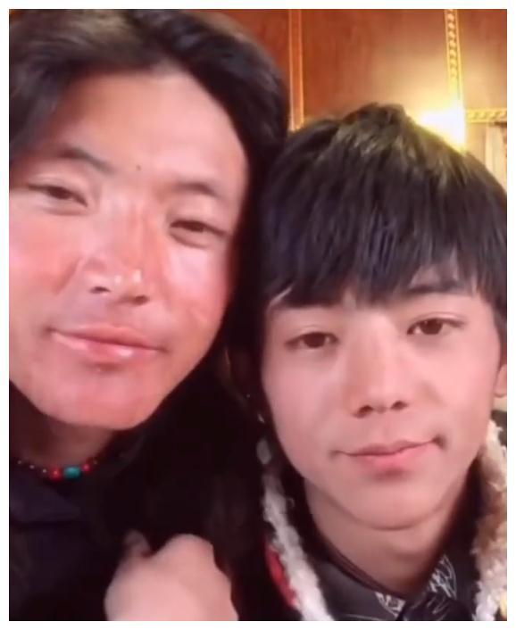 丁真舅舅坐实婚内出轨女方身份曝光令人唾弃网友自找的