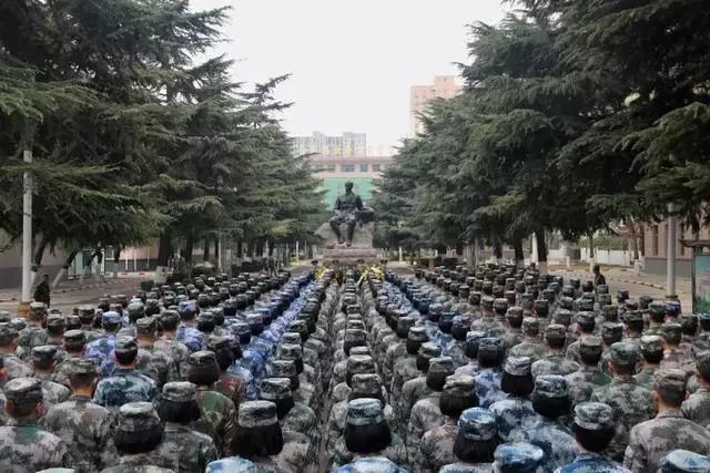 陸軍工程大學軍械士官學校(湖北武漢),主要擔負全軍軍械士官和部分