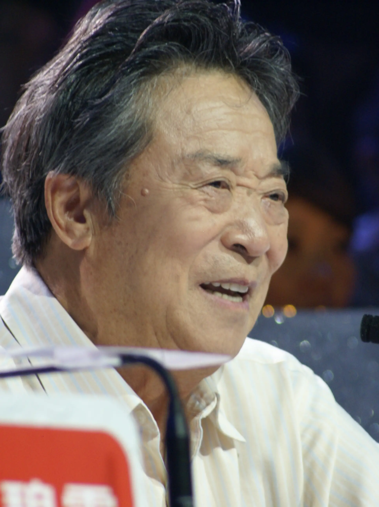 歌唱家李光羲:穷小子和白富美的65年相爱,3个女儿成他的骄傲_腾讯新闻