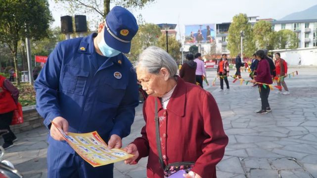 天全縣開展315國際消費者權益日宣傳活動