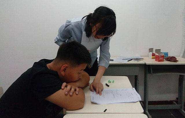 因有学生确诊，学校要求上辅导班的学生回家，结果教室只剩下2人北京世园公司领导公示
