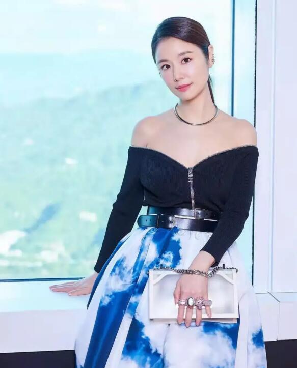 哈尔滨佳音英语好不好小巧鸽子蛋指环王复古女子开启还嫌戒指