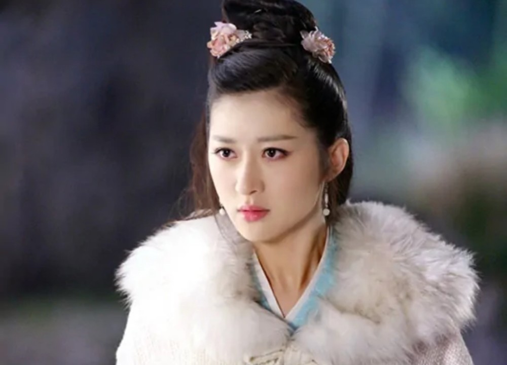 杨净如:来自云南的85后女孩,拥有高挑的身材和青春靓丽的形象!