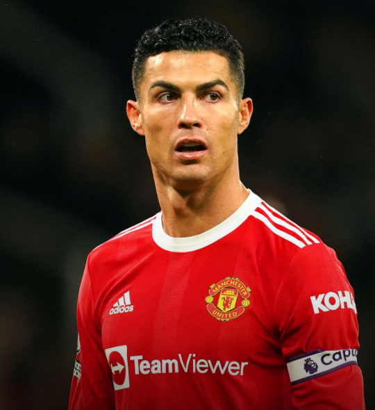 失望摇头,c罗全场0射门!创下5大耻辱纪录,和金球奖正式说再见