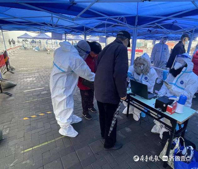 烟台抗疫故事给我录信息的人在我面前晕倒了