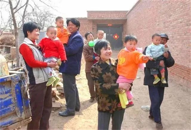 中国首例“5胞胎”长大了，个个年满20岁，如今现状却让人唏嘘掌门一对一销售感受2023已更新(今日/哔哩哔哩)