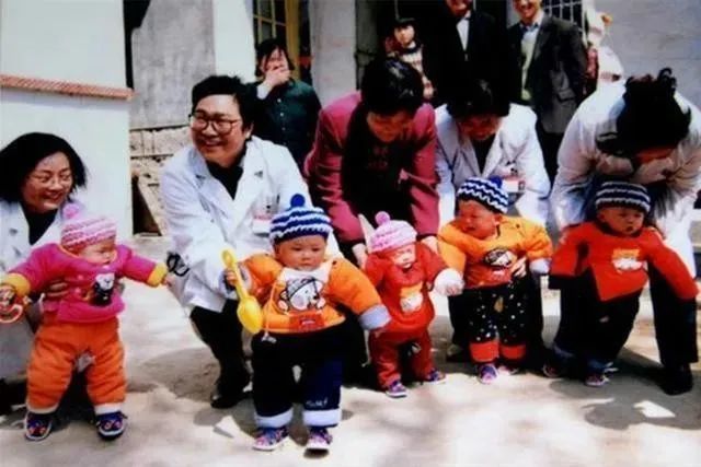中国首例“5胞胎”长大了，个个年满20岁，如今现状却让人唏嘘掌门一对一销售感受2023已更新(今日/哔哩哔哩)