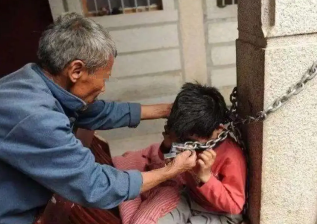 315曝光儿童手表行走的偷窥神器坏人比家长更了解孩子