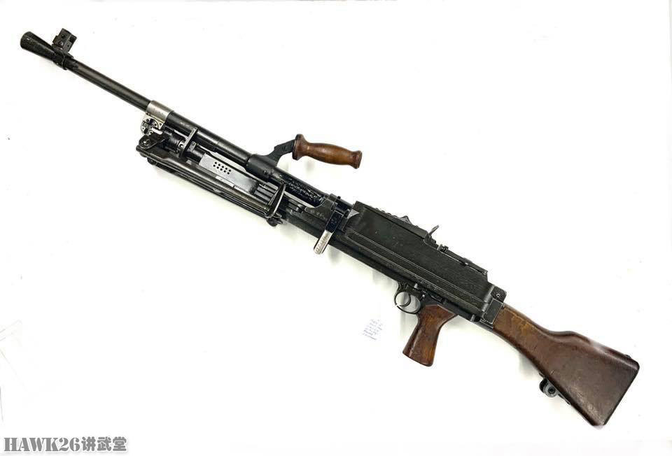 细看布伦mkii轻机枪二战英军标志性武器却有鲜为人知的内幕